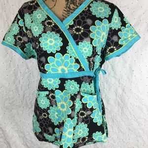 KOI Black and Teel Floral Scrub Top Size Large